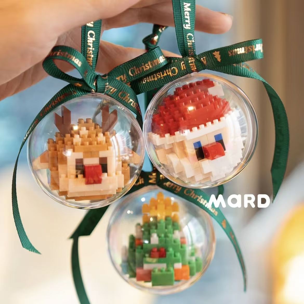 What is the cross-border Christmas building block ball micro-particle assembly puzzle snowman Christmas tree ornaments boys and girls gifts