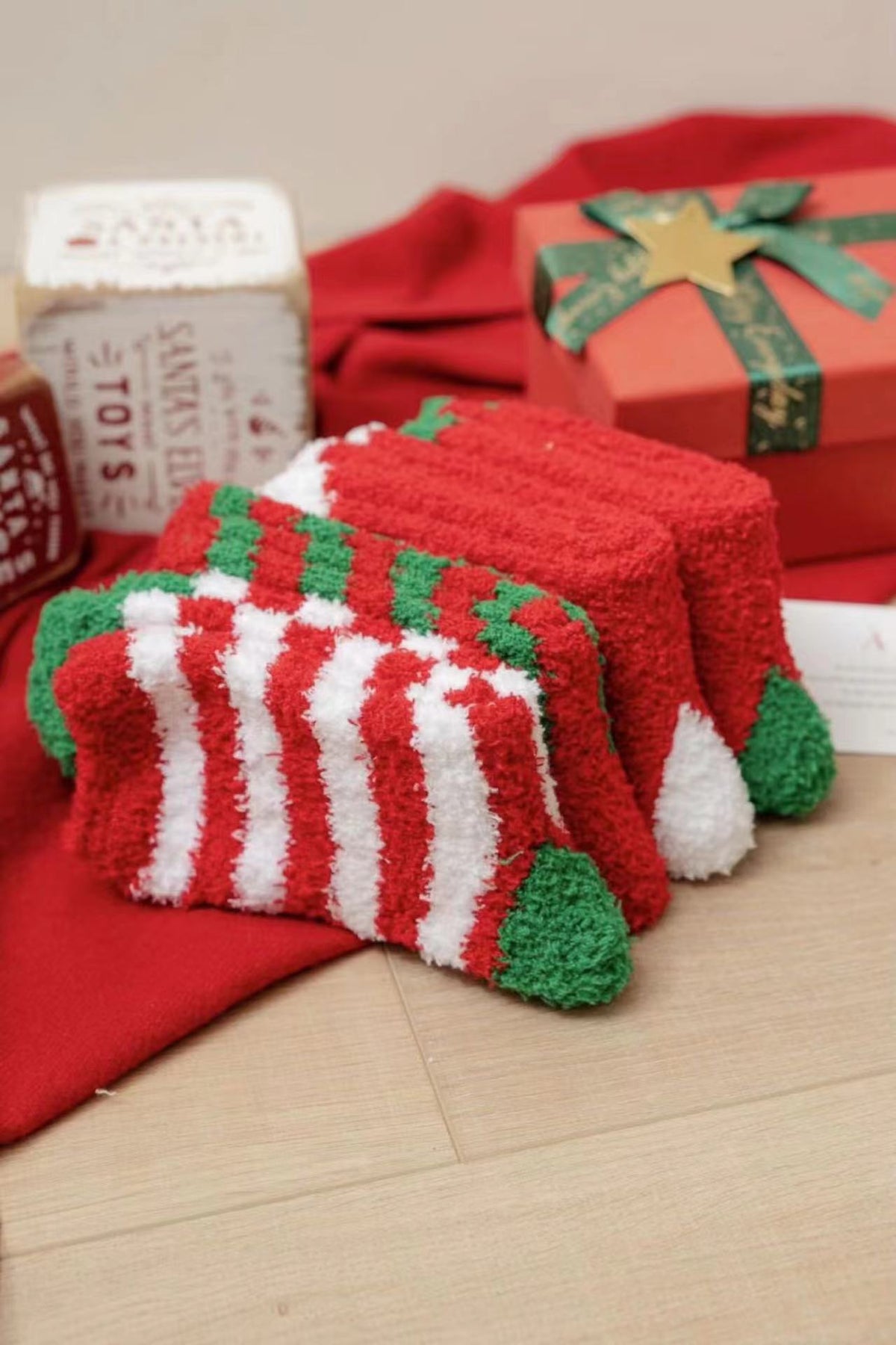 Coral fleece Christmas socks autumn and winter thick tube socks New Year gift socks cartoon Christmas socks cross-border wholesale