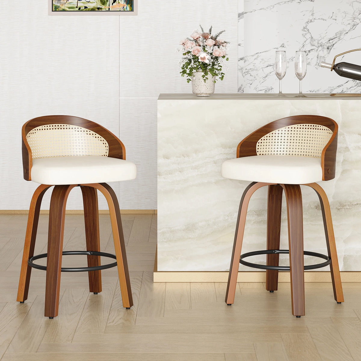 Conjunto de 2 Banquetas Giratórias, Estrutura Moderna em Madeira com Encosto de Rattan, Assento em Couro PU para Balcão de Cozinha, Mesa de Bar