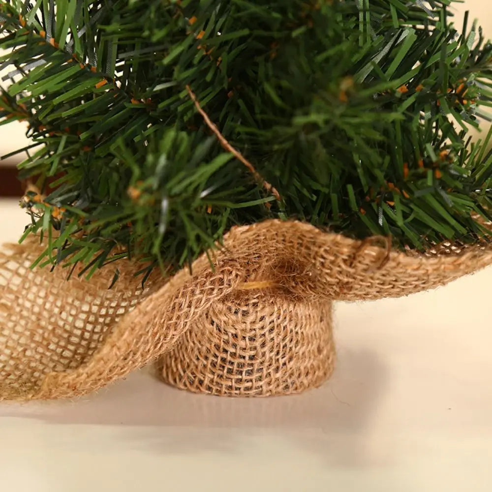 Pano de alta qualidade pvc mini árvore de natal 20/30/40cm artesanato mini árvore de natal diy plantas artificiais presente de ano novo