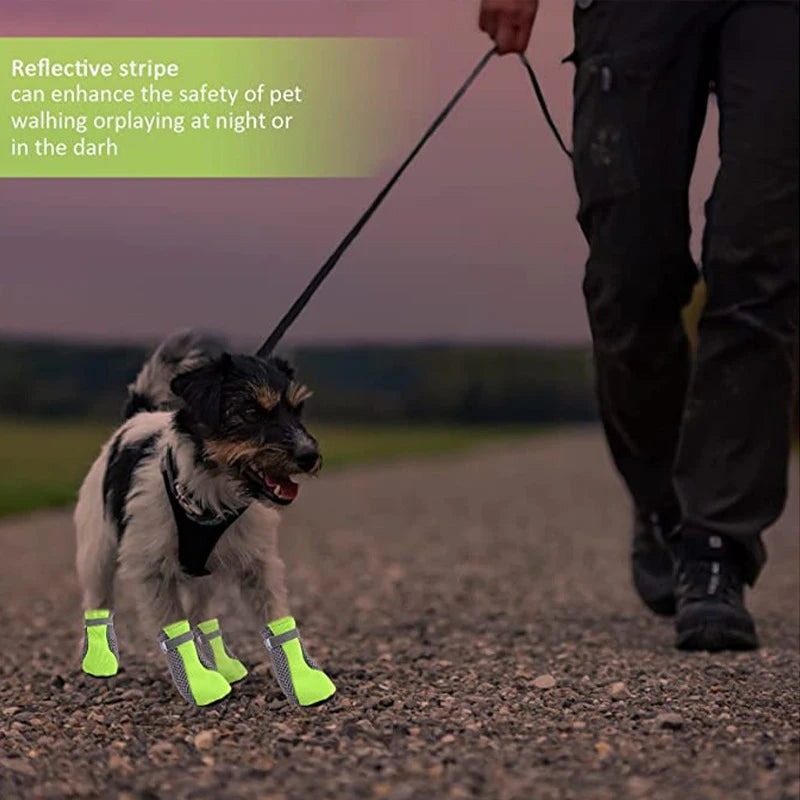 Sapatos para cães de estimação, respirável, à prova d'água, rede de caminhada ao ar livre, macio, verão, botas reflexivas seguras noturnas para cães pequenos e médios