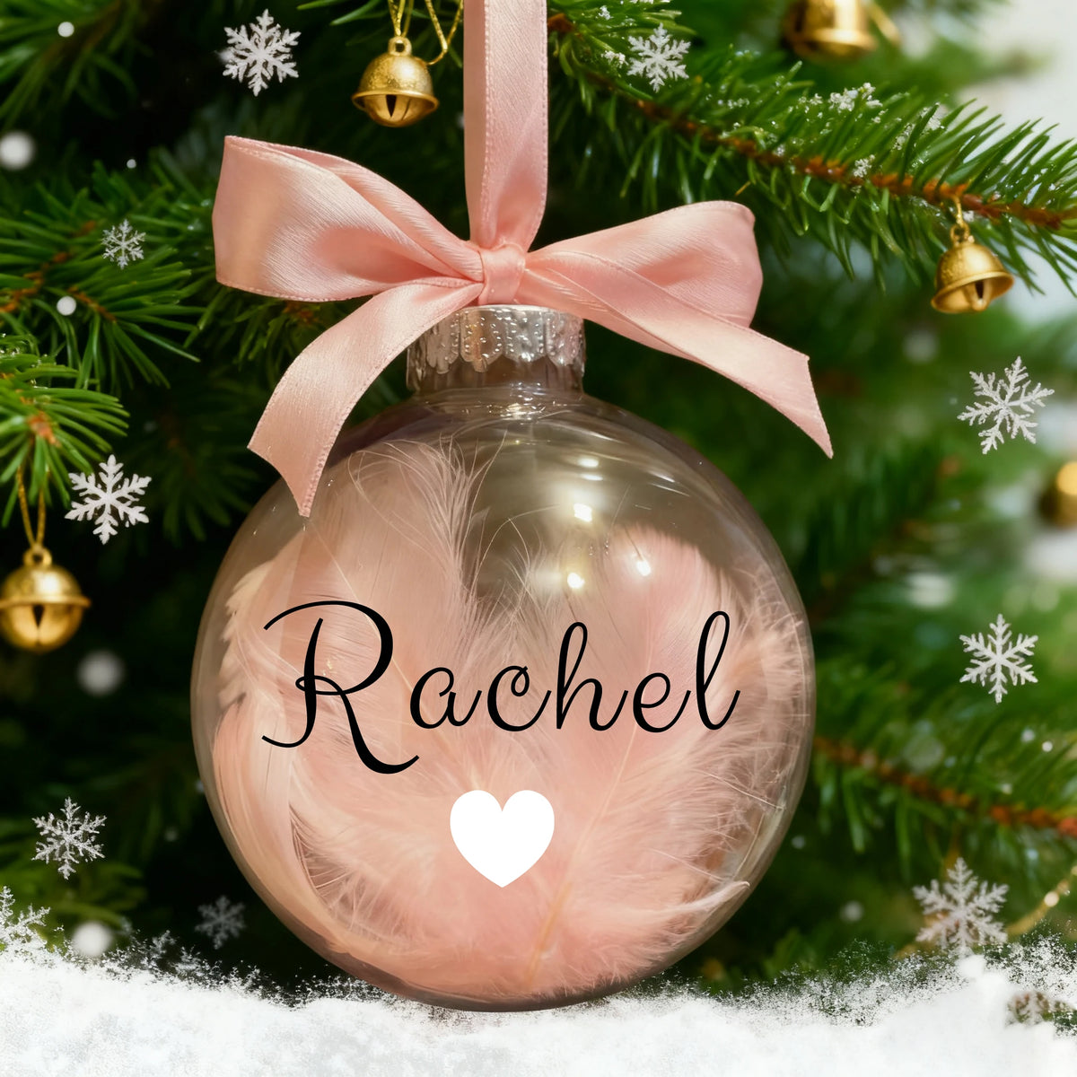 Um enfeite de Natal personalizado, uma bola decorativa para a árvore de Natal, com nome gravado, para a família e entes queridos, uma bola de Natal personalizada.