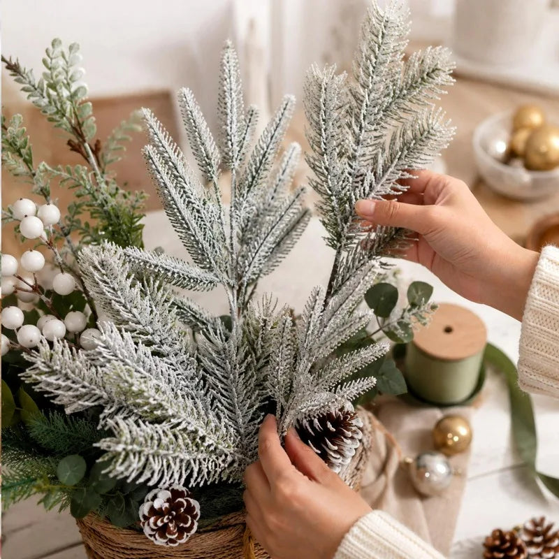 Galhos de Pinheiro Artificiais de Natal com Agulhas de Pinheiro Nevadas, Guirlanda de Planta Artificial para Decoração DIY