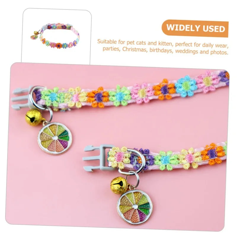 Coleira para Animais de Estimação com Sino, Estampa de Patas Colorida, Ajustável, para Cães, Filhotes e Gatos, Acessório de Segurança com Sino, Colar para Pets