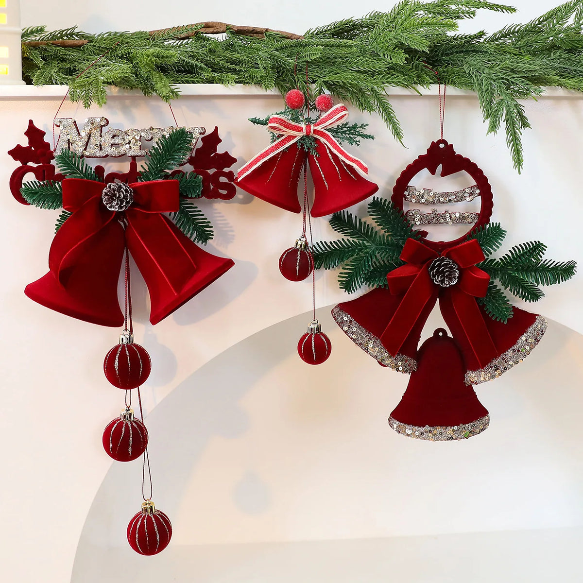Enfeites de Natal em Veludo Vermelho, Bolas Flocadas, Sinos, Pingentes, Laços, Decoração para Casa, Presentes para Festa de Natal e Ano Novo