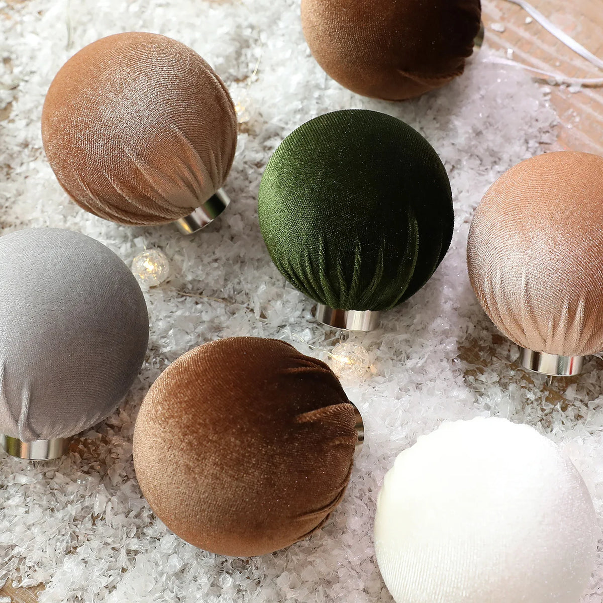 Bolas de Natal de Veludo 8cm 15PCS Enfeites de Natal com Tecido Flocado para Decoração de Árvore de Natal e Festas em Casa