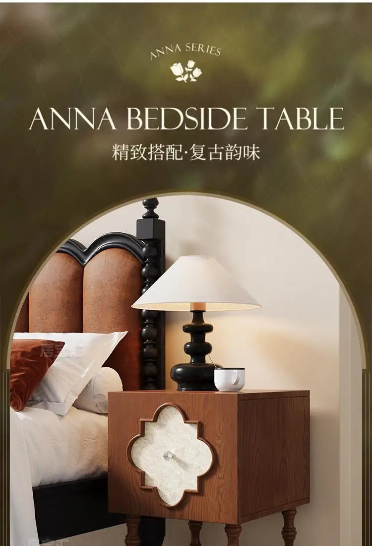 Mesa de Cabeceira Antiga de Luxo de Alta Qualidade em Madeira de Freixo com Design Artístico de Trevo de Quatro Folhas, Armário Lateral para Sofá e Armário de Cabeceira para Quarto