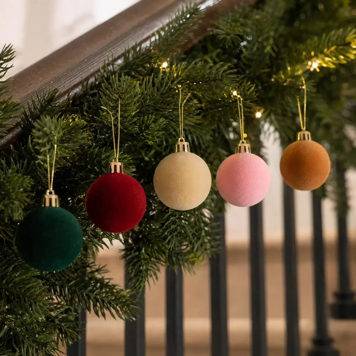 Bolas de Natal Flocadas, Enfeites para Árvore de Natal, Pingentes, Guirlanda de Natal, Decoração com Bolas de Veludo, Suprimentos DIY para Festas em Casa