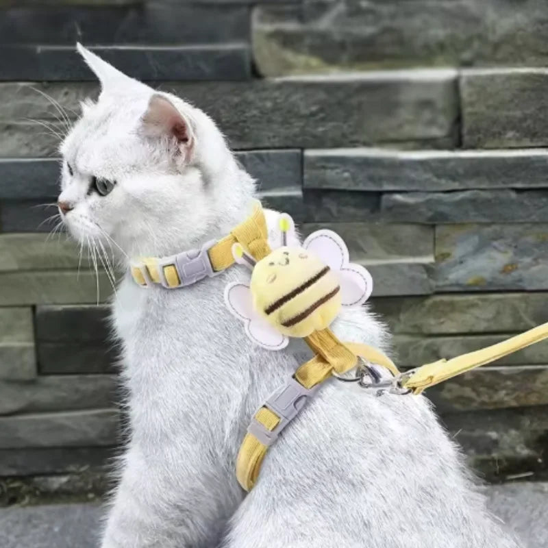 Conjunto de Coleira e Guia para Gatos e Cães, Ajustável, com Estampa de Abelha em Desenho Animado, Coleira Dupla Camada para Animais de Estimação Pequenos e Médios, para Passeios ao Ar Livre