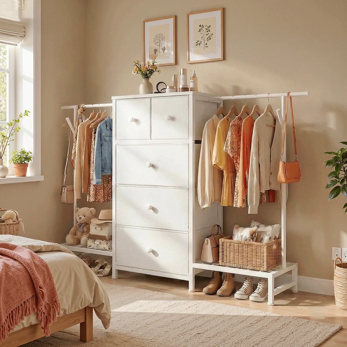 Cômoda e Cabideiro 3 em 1 – 147 cm de Largura com 5 Gavetas e Sapateira, Ganchos Laterais para Armazenamento no Quarto e Closet