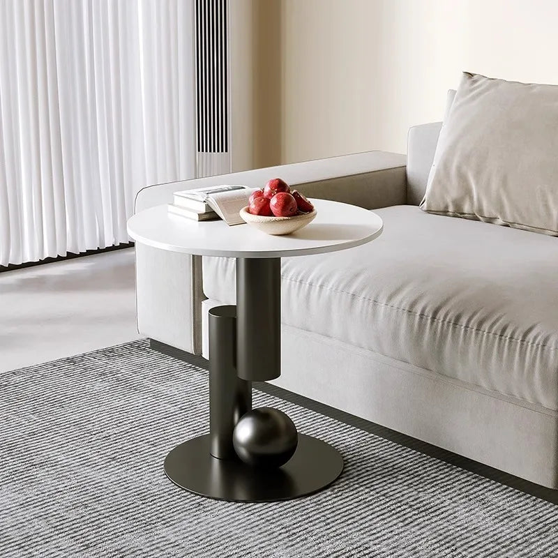 Sofá da sala de estar, mesa de centro pequena, armário lateral, casa da sala de estar, mesa de cabeceira leve e luxuosa, varanda, simples e criativa