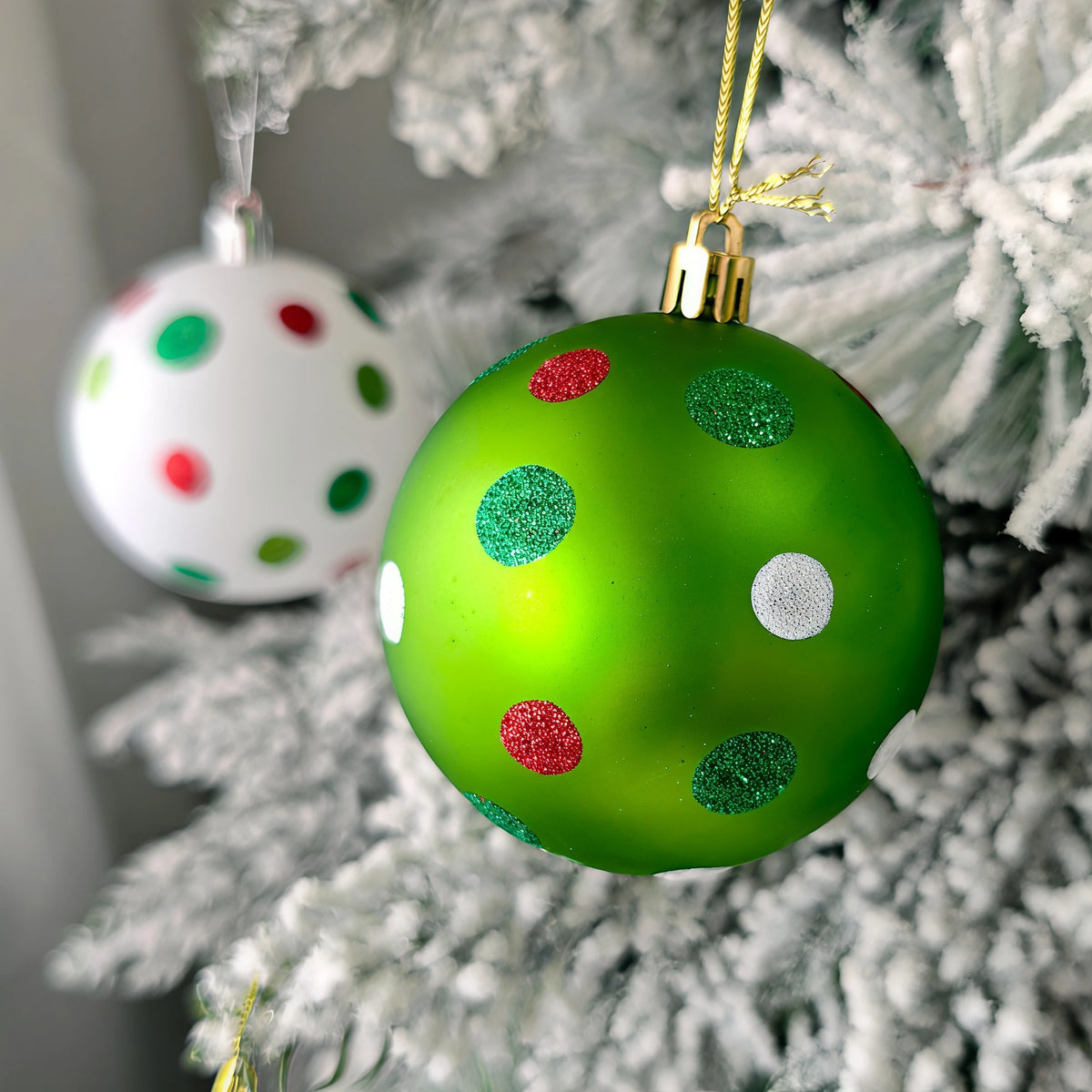 Conjunto de enfeites de bolas de Natal, verde e vermelho, para pendurar na árvore de Natal, ideal para festas de Ano Novo e como presente.