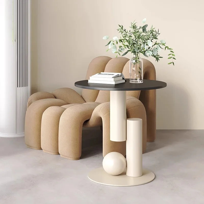 Sofá da sala de estar, mesa de centro pequena, armário lateral, casa da sala de estar, mesa de cabeceira leve e luxuosa, varanda, simples e criativa