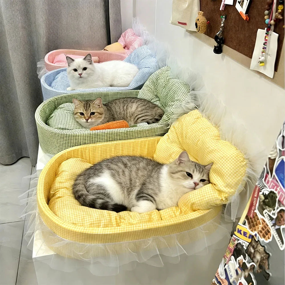 Cama Sofá Princesa para Gatos com Renda, Lavável e Removível, de Pelúcia Macia Oval para Cães/Gatos Pequenos, para Todas as Estações