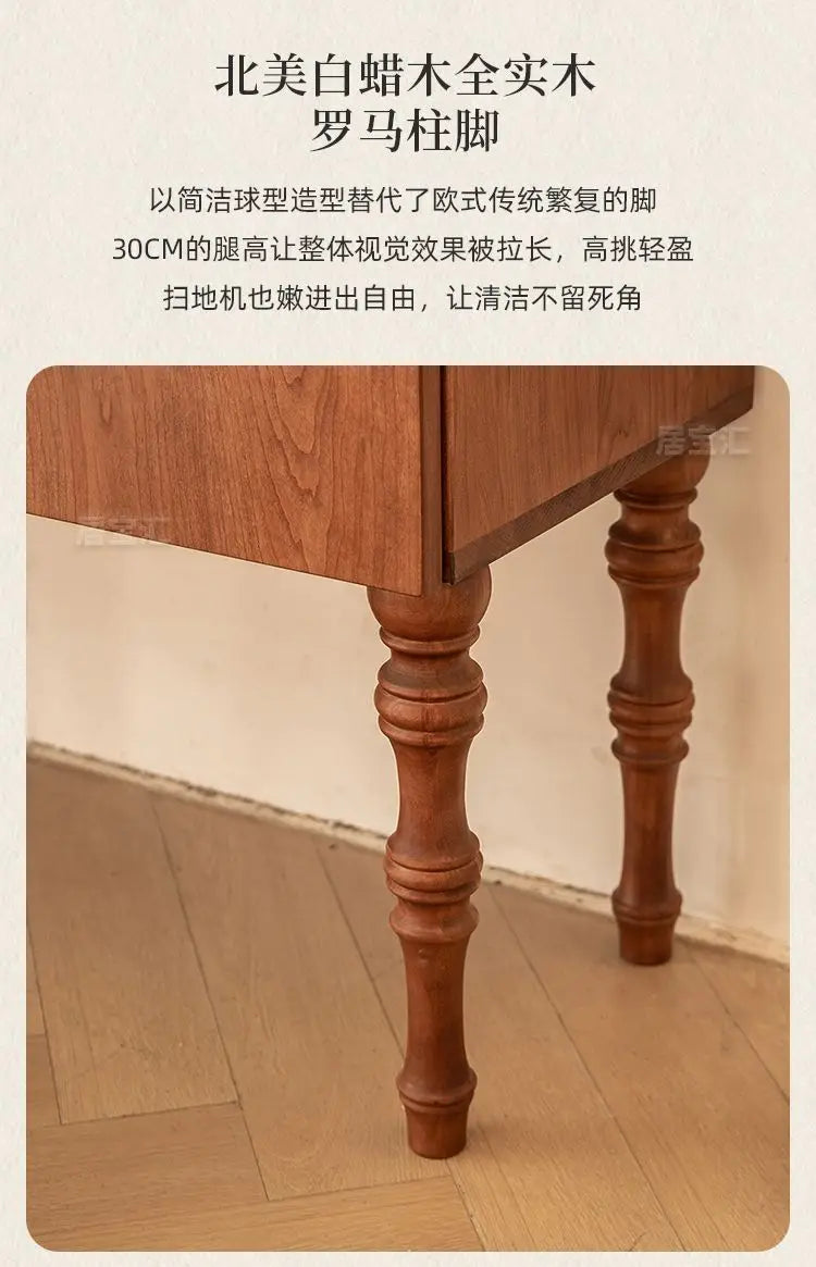 Mesa de Cabeceira Antiga de Luxo de Alta Qualidade em Madeira de Freixo com Design Artístico de Trevo de Quatro Folhas, Armário Lateral para Sofá e Armário de Cabeceira para Quarto