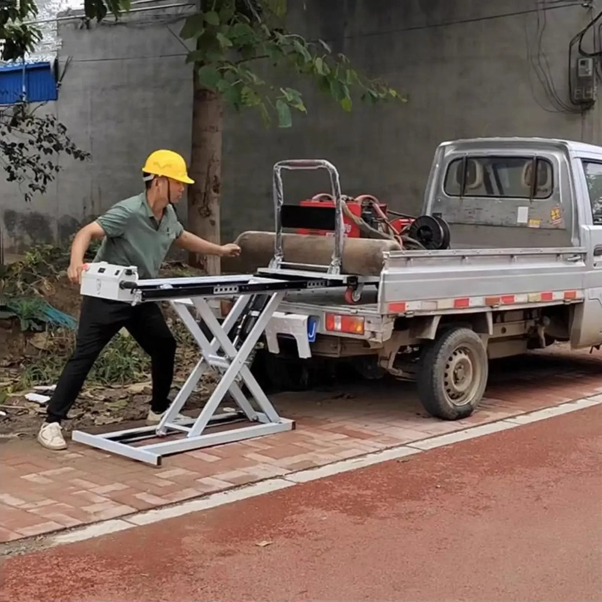 Carrinho de Plataforma Hidráulica Elétrica Dobrável de 300KG para Elevação e Movimentação de Pequenos Caminhões, Tipo Tesoura Portátil - Kasa & Pet