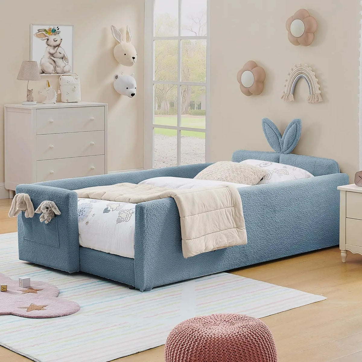 Cama Plataforma Tamanho Twin, Cabeceira Estofada Boucle com Orelhas de Coelho, com Bolso e Grade de Proteção para Quarto Infantil, Bege, Personalizada