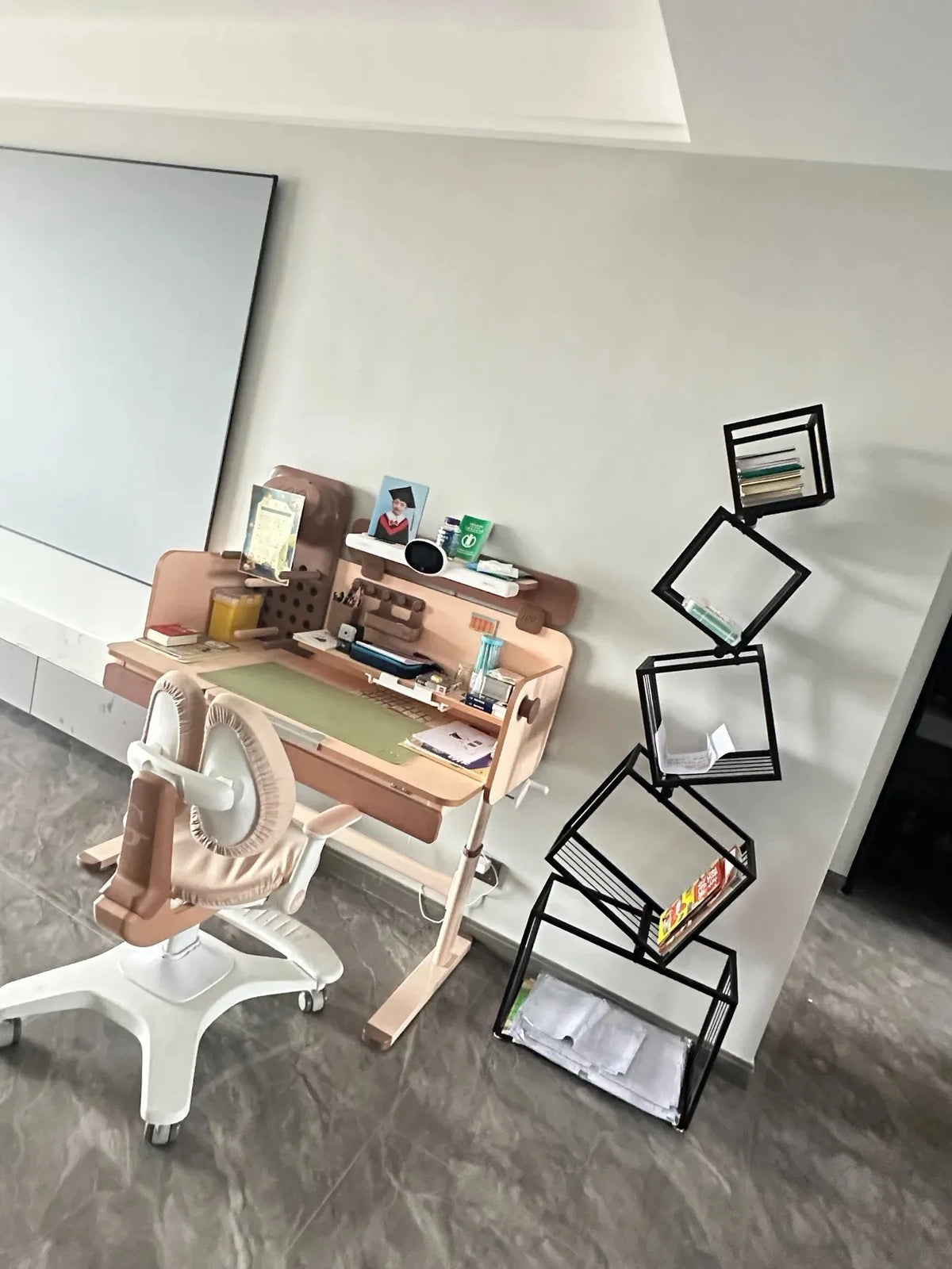 Decoração moderna para sala de estar, prateleira de arte em ferro, escritório, estudo, estante, armazenamento multicamadas para organizar livros e decorações