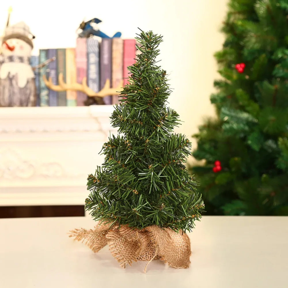 Pano de alta qualidade pvc mini árvore de natal 20/30/40cm artesanato mini árvore de natal diy plantas artificiais presente de ano novo