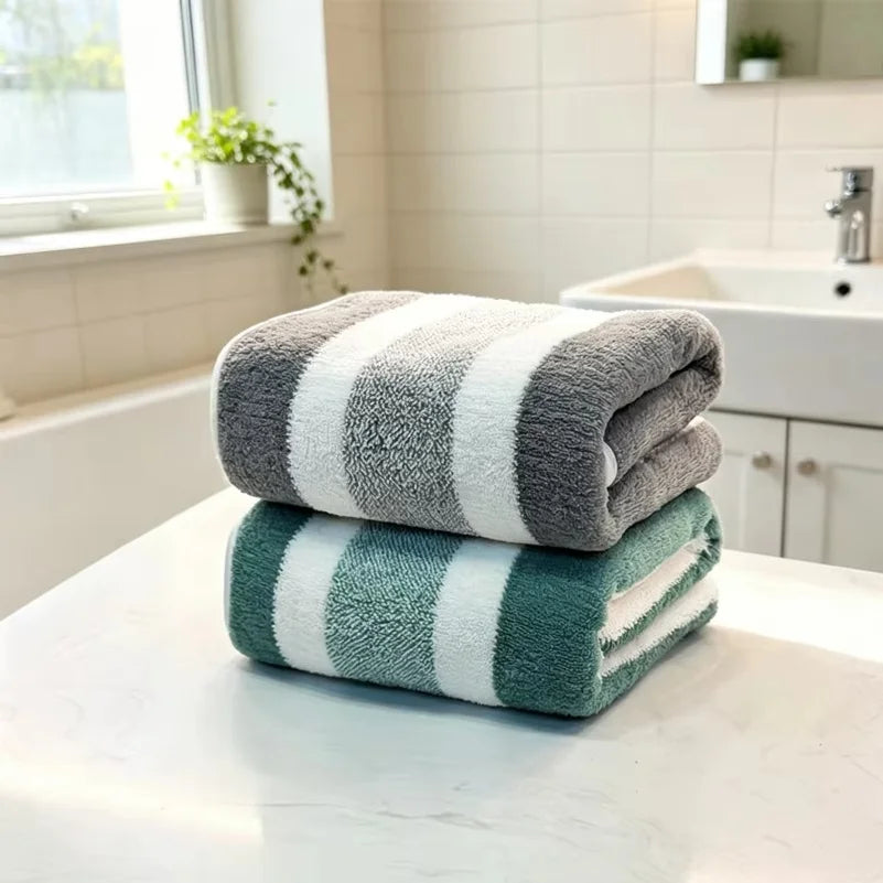 Conjunto de 2 toalhas com alta capacidade de absorção de água, secagem rápida, não soltam fiapos e são duráveis – ideais para uso doméstico, na praia e para o rosto.