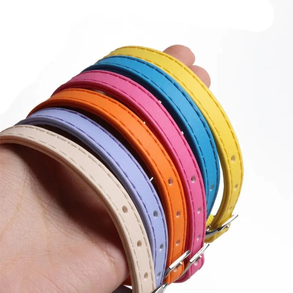 Coleira de gato pequena elástica, cor macaron, coleira para animais de estimação com sinos, coleira de couro pu ajustável para filhotes e gatos