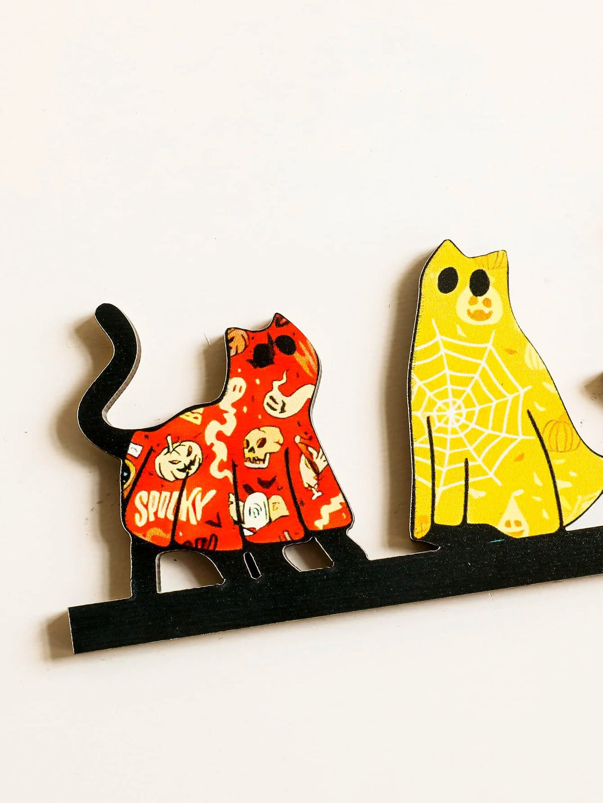 Decoração de topper de porta de gato de Halloween, design de gato colorido e traje, ornamento de moldura de porta de madeira para casa, festa assustadora e casa assombrada - Kasa & Pet