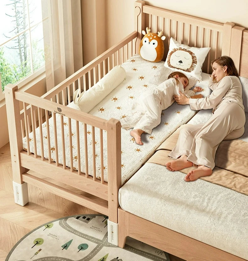 Cama de emenda infantil de madeira maciça personalizável, artefato de emenda largo, bebê plano pode levantar cama de cabeceira