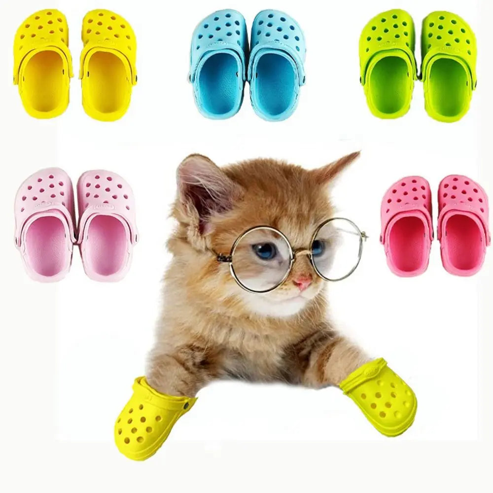 1 par de sandálias antiderrapantes para animais de estimação, sola macia, confortável, sapato com buraco para cães, resistente ao desgaste, respirável, botas de chuva para gatos