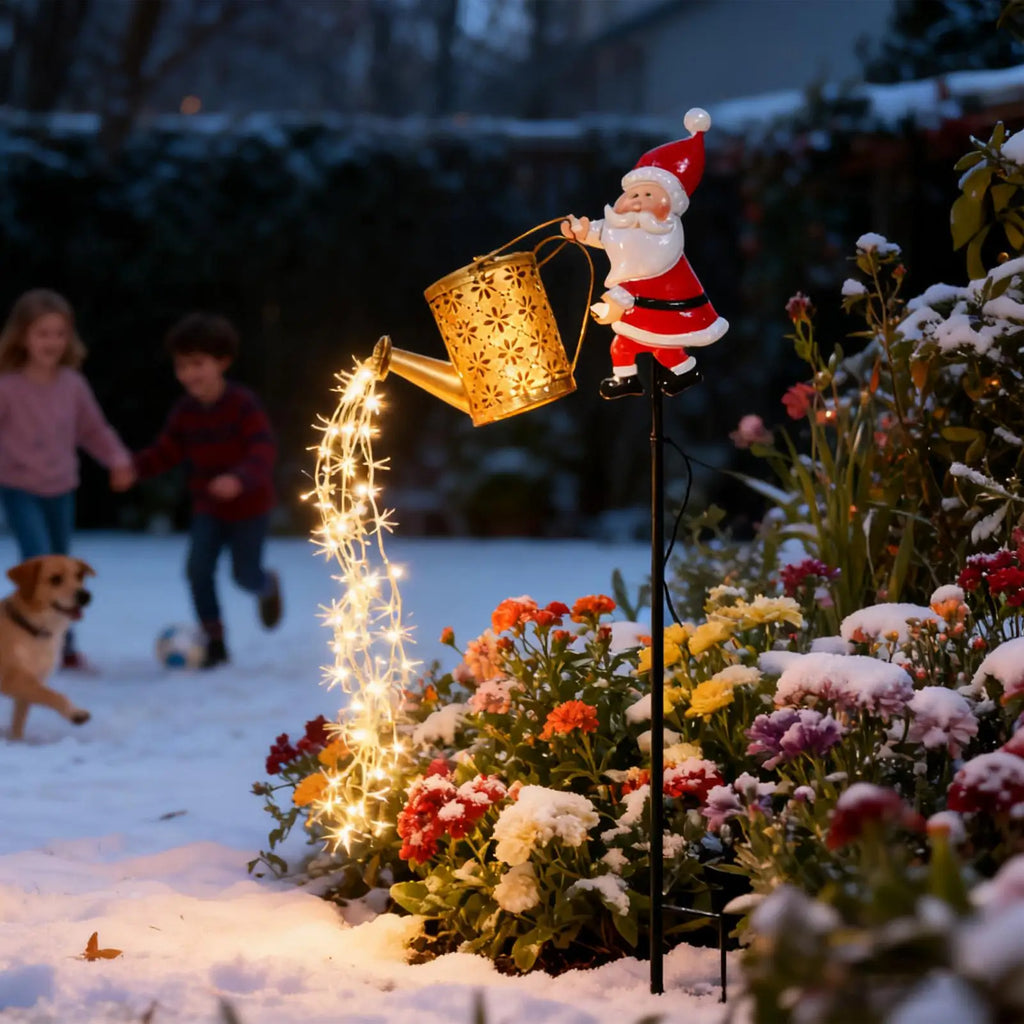 Lanterna de jardim solar com motivos natalinos, em forma de regador, com luzes LED, para uso exterior, à prova de água, em metal, para decoração de jardins e pátios.