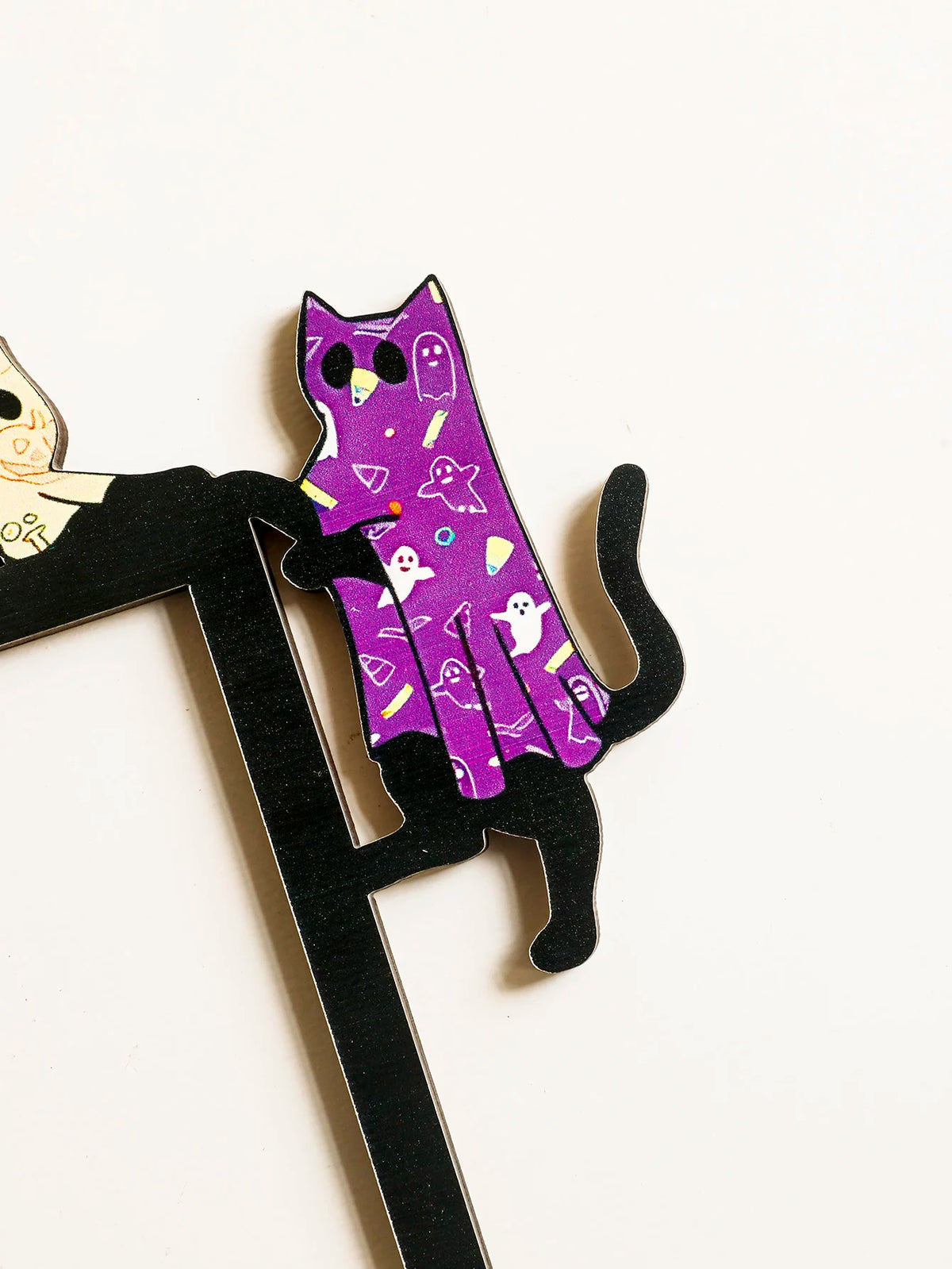 Decoração de topper de porta de gato de Halloween, design de gato colorido e traje, ornamento de moldura de porta de madeira para casa, festa assustadora e casa assombrada - Kasa & Pet