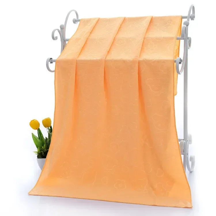 Toalha de banho gravada Microfiber, acessório absorvente espesso, macio, suprimentos domésticos, 70*140