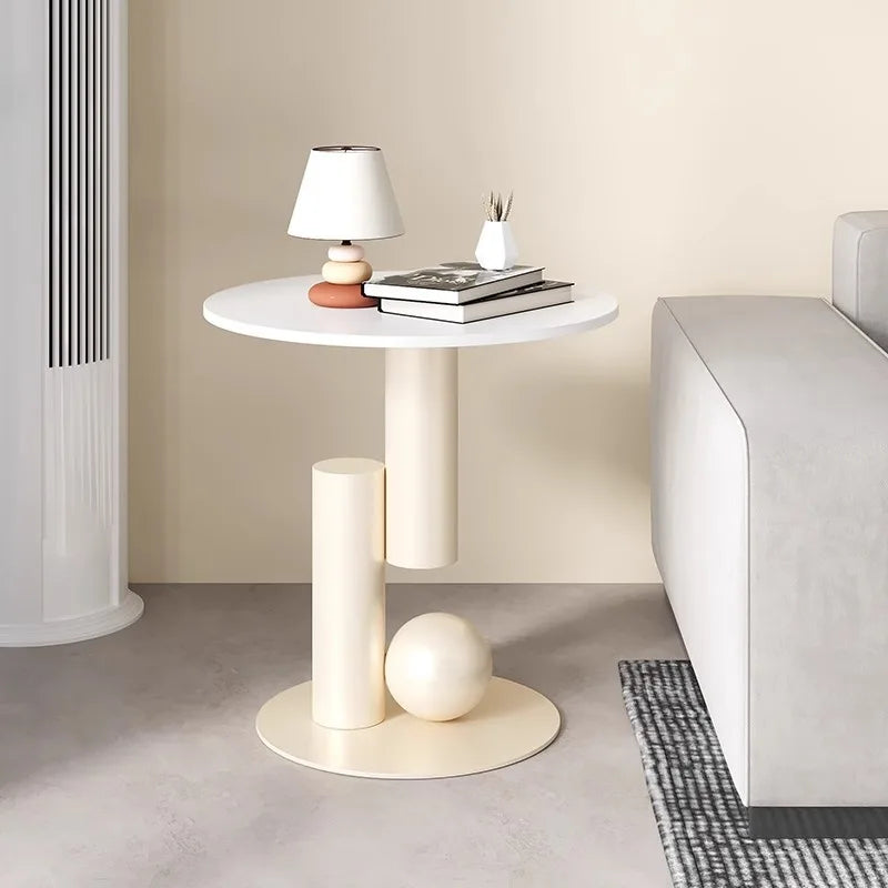 Sofá da sala de estar, mesa de centro pequena, armário lateral, casa da sala de estar, mesa de cabeceira leve e luxuosa, varanda, simples e criativa