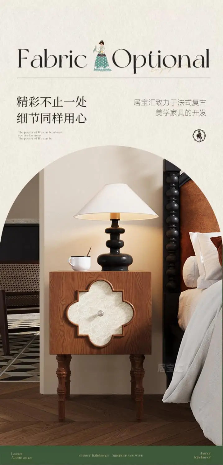 Mesa de Cabeceira Antiga de Luxo de Alta Qualidade em Madeira de Freixo com Design Artístico de Trevo de Quatro Folhas, Armário Lateral para Sofá e Armário de Cabeceira para Quarto