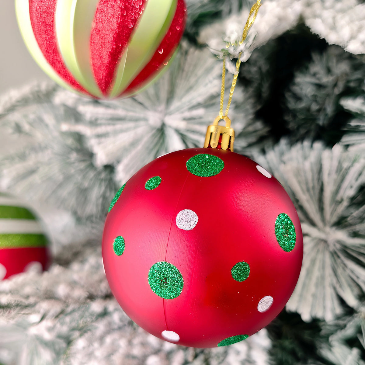 Conjunto de enfeites de bolas de Natal, verde e vermelho, para pendurar na árvore de Natal, ideal para festas de Ano Novo e como presente.