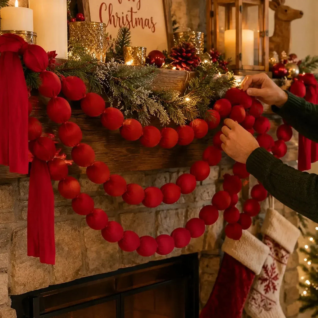 Guirlanda de bolas de Natal para pendurar, bolas de tecido vermelho, cordão para decoração de árvore de Natal, decoração para pendurar na janela, bolas de tecido macio e suave, artigos para festas.
