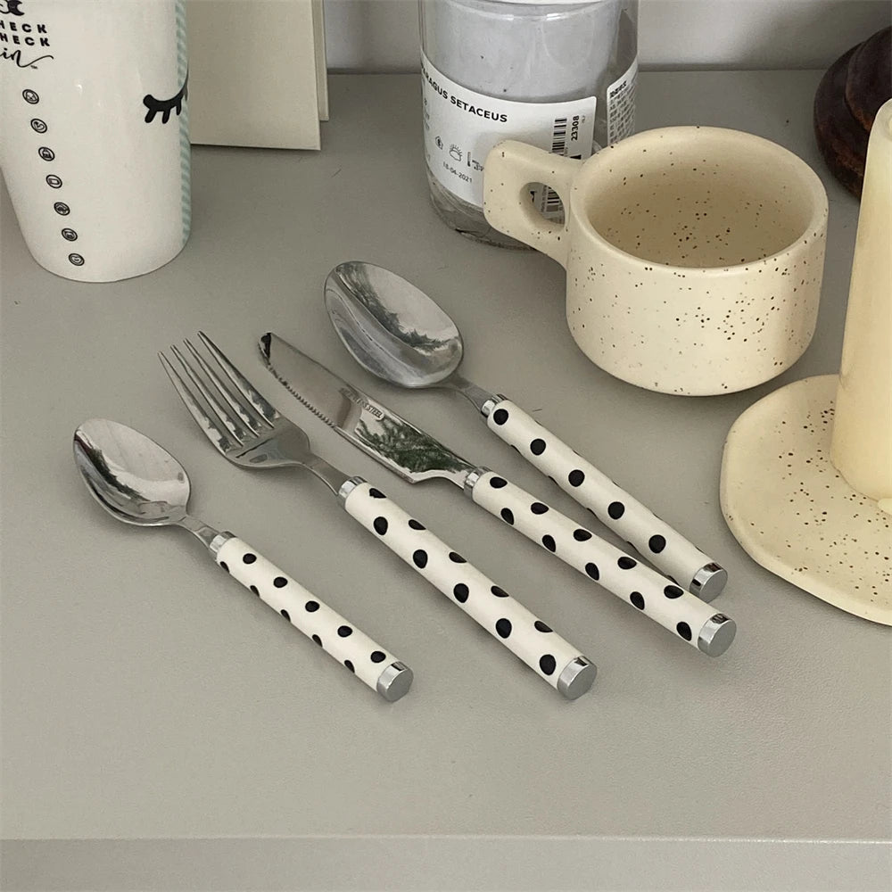 Conjunto de Talheres Retrô Coreano de Aço Inoxidável com Pontos, 4 Peças, Garfo de Bife e Colher de Manteiga, Conjunto de Talheres Domésticos para Jantar