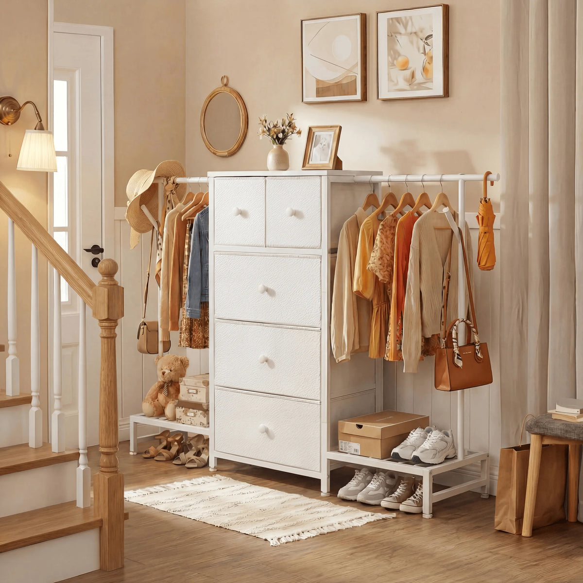 Cômoda e Cabideiro 3 em 1 – 147 cm de Largura com 5 Gavetas e Sapateira, Ganchos Laterais para Armazenamento no Quarto e Closet