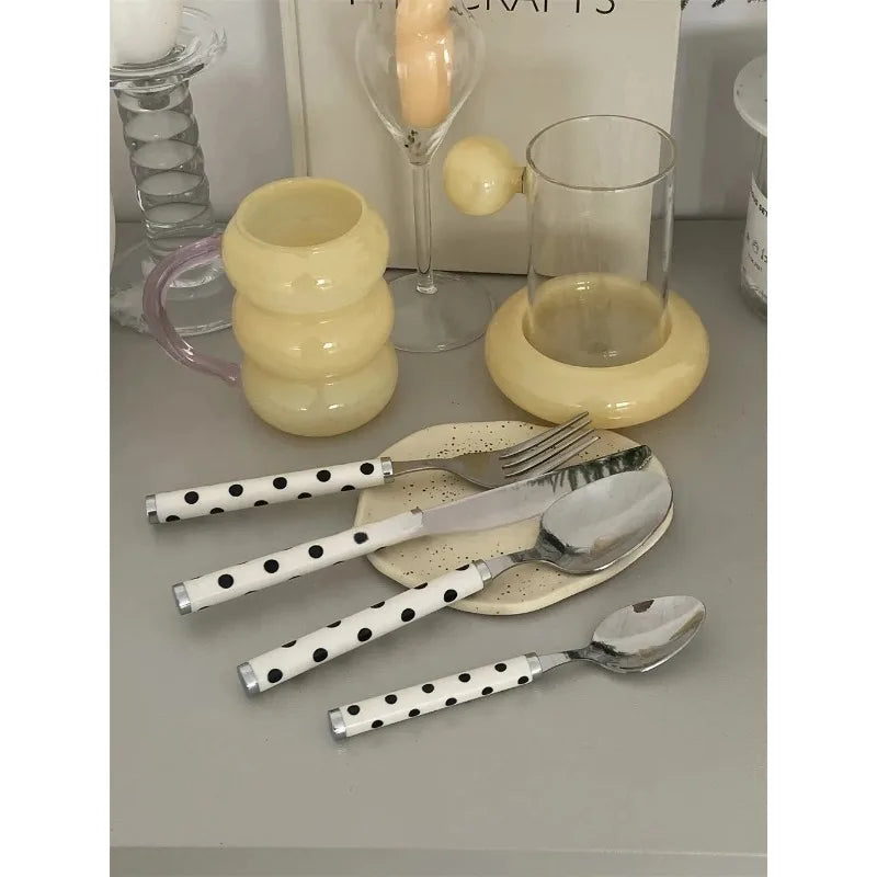 Conjunto de Talheres Retrô Coreano de Aço Inoxidável com Pontos, 4 Peças, Garfo de Bife e Colher de Manteiga, Conjunto de Talheres Domésticos para Jantar