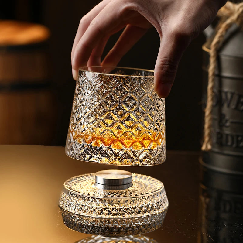 2026 novos copos de uísque rotativos vidro de uísque com base de vidro 360 graus de rotação cristal rum vidro para cocktail festa beber