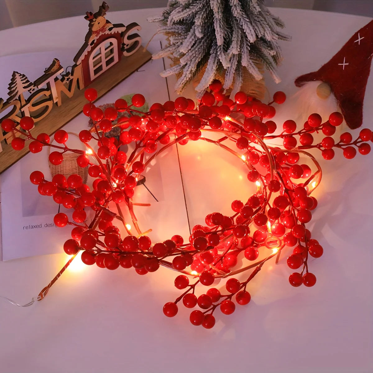 Guirlanda de luzes LED com frutos vermelhos artificiais para o Natal, luzes em forma de videira para decorar árvores de Natal, casas, casamentos, festas e para a decoração de inverno.