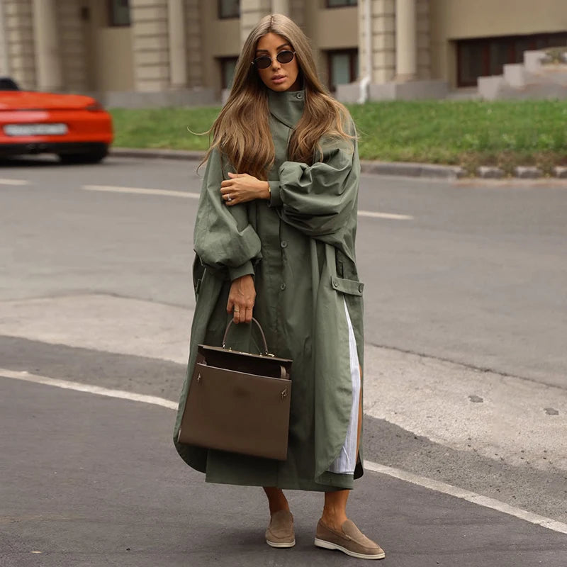 Casaco de Trincheira Comprido de Outono para Mulher com Gola Subida, Botões, Mangas Morcego, Abertura Lateral, Sobretudo Oversize, Estilo Chic, Moda Urbana e Corta-vento