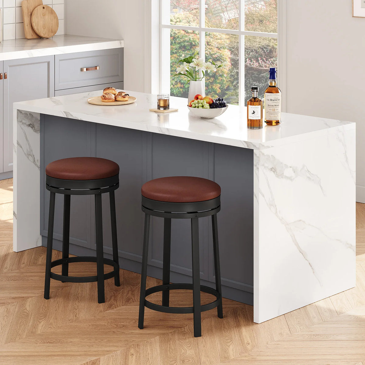 Bancos de bar giratórios de 24 '', bancos de bar modernos sem encosto com altura de balcão, estofados em couro PU e estrutura de metal para ilha de cozinha
