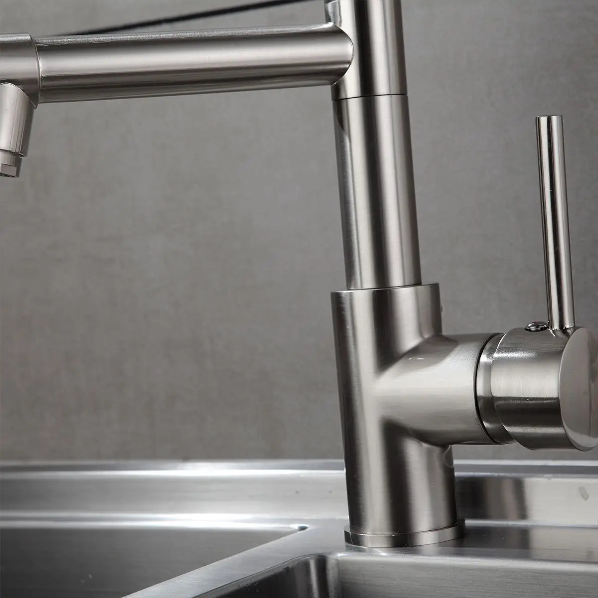 Modern Single Handle Kitchen Faucet Pull Down Sprayer Stainless Steel Brushed Nickel Deck Mounted 1 Hole