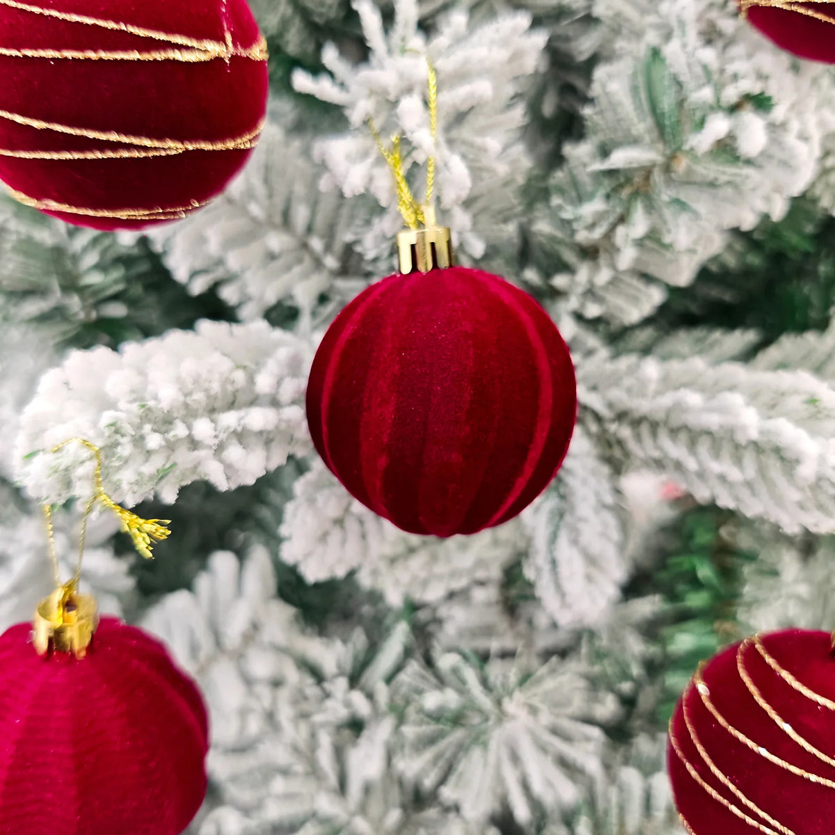 30 Bolas de Natal de Veludo, Enfeites de 6CM, Bolas de Natal Flocadas, Pingentes para Pendurar na Árvore de Natal, Decoração Festiva para Casa