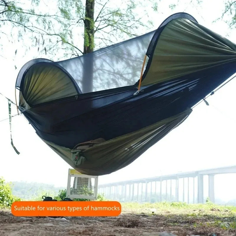 Rede de armazenamento pequena, portátil e fácil de montar para caminhadas, montanhismo, ciclismo e camping — rede compacta para organização de equipamentos.