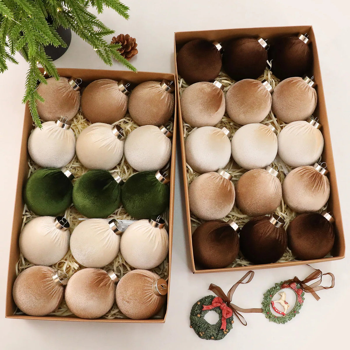 Bolas de Natal de Veludo 8cm 15PCS Enfeites de Natal com Tecido Flocado para Decoração de Árvore de Natal e Festas em Casa